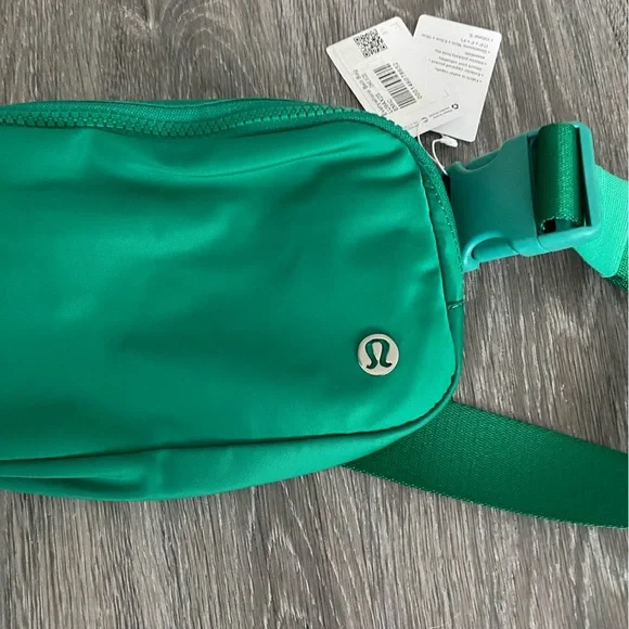 Lululemon Everywhere belt bag Fanny pack emerald ice green Fanny pack - Picture 4 of 11